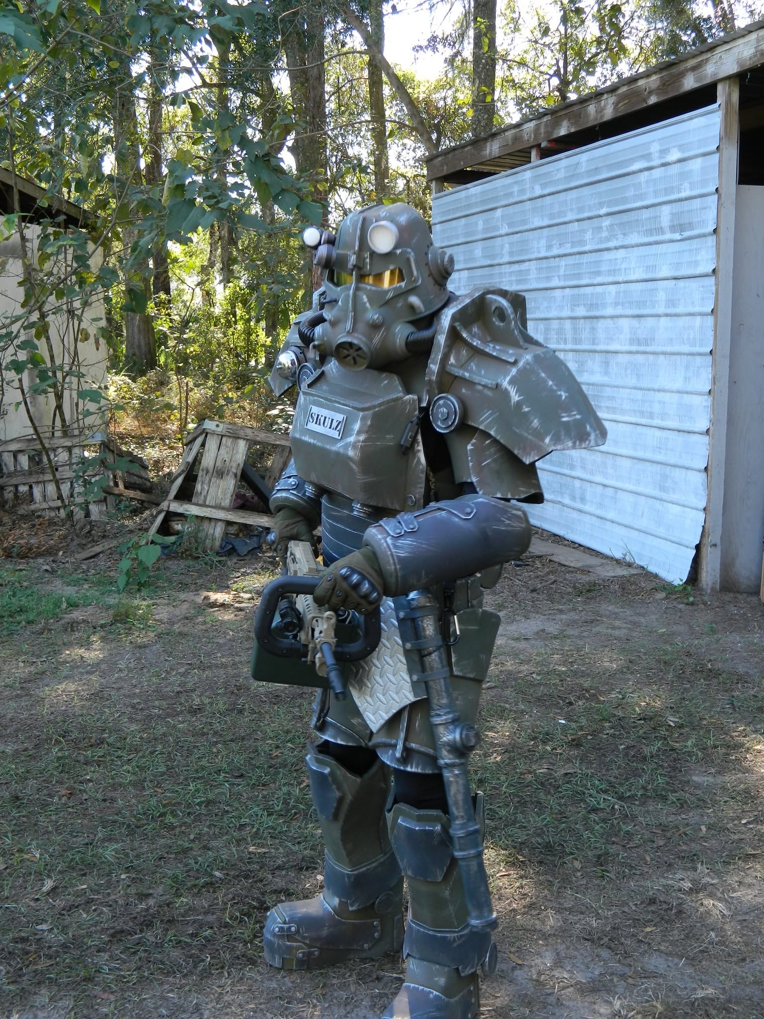 Power armor suit on display at Wasteland